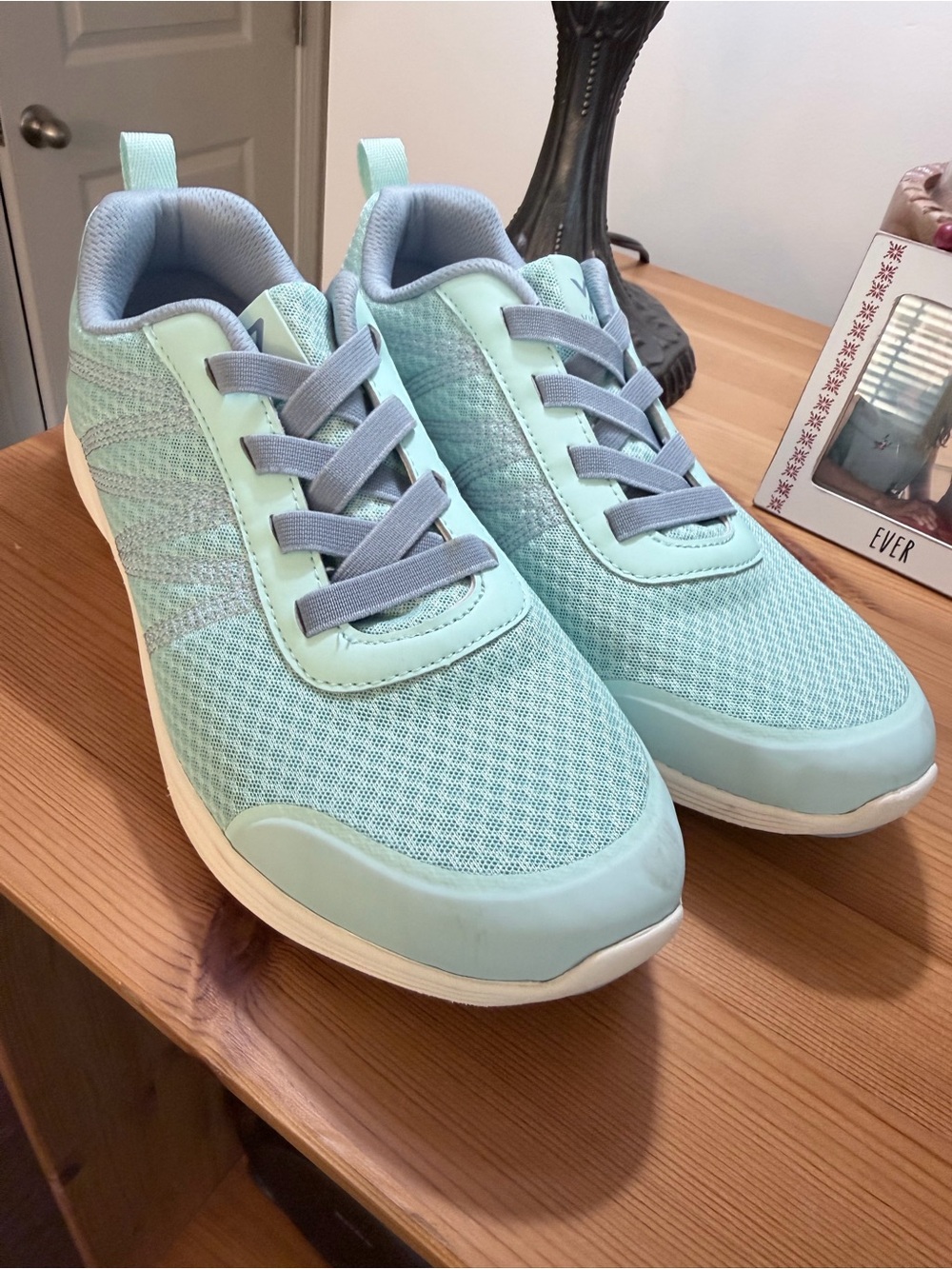Vionic Agile Shay Mint Green Athletic Sneakers
